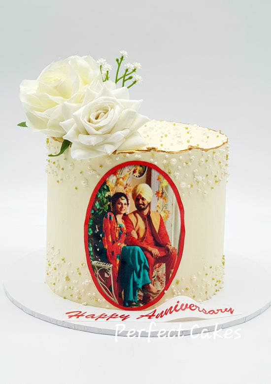 Load image into Gallery viewer, Customised Anniversary Cake
