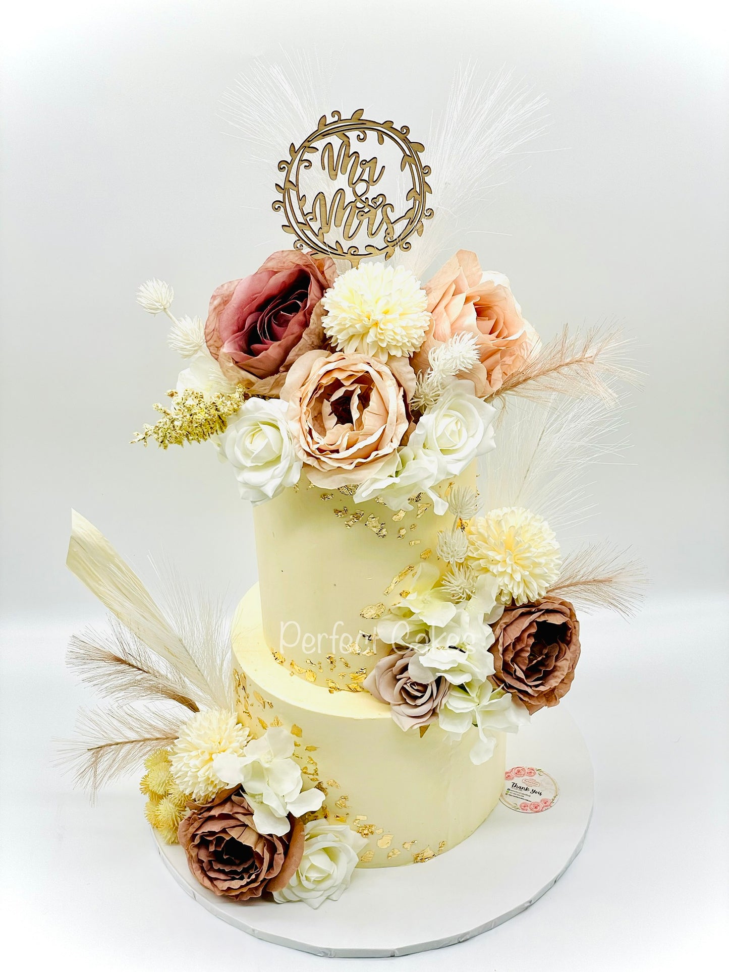 Neutral Classic Wedding Cake