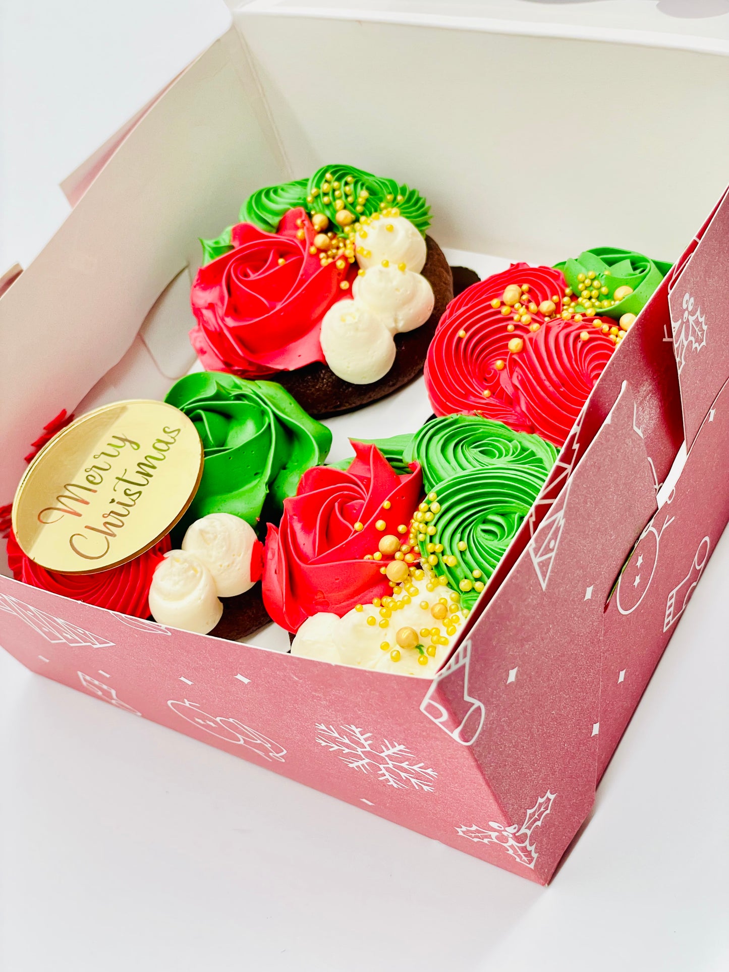 Load image into Gallery viewer, Christmas Delight Cupcakes

