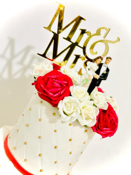 Load image into Gallery viewer, Traditional Bridal Couple Cake
